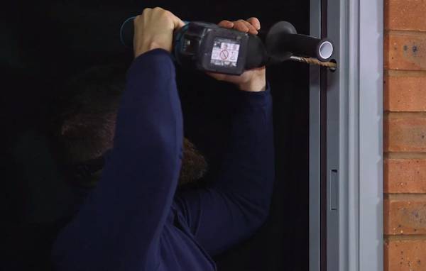 Просверлить с другой стороны Просверлить с другой стороны