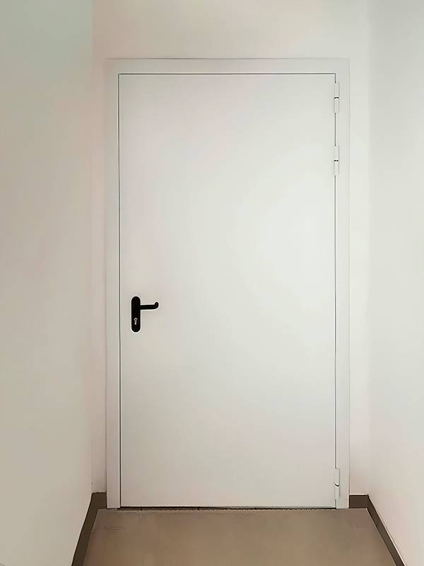 Дверь на выходе эвакуации (ресторан в ТРЦ «Афимолл Сити») Дверь на выходе эвакуации (ресторан в ТРЦ «Афимолл Сити»)