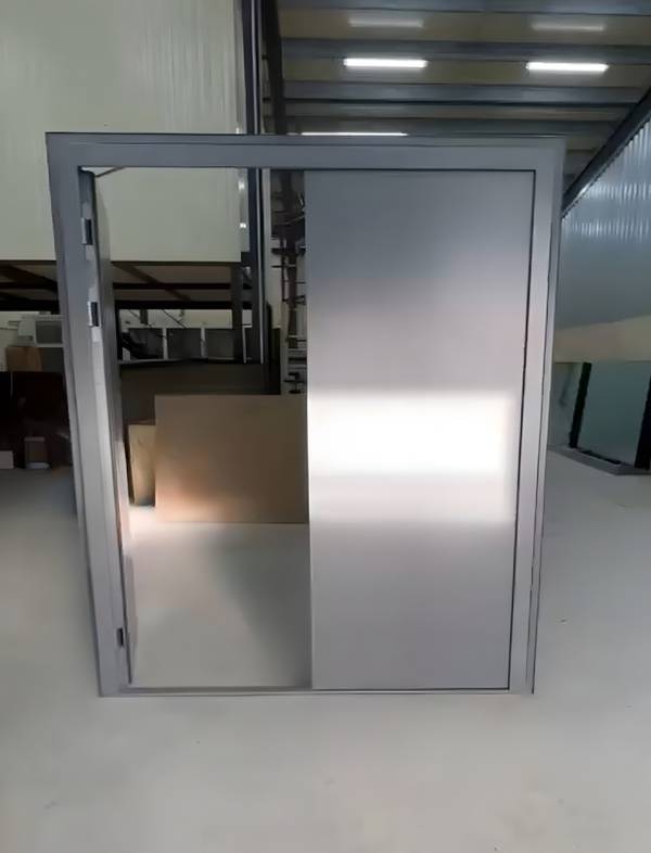 Двупольная дверь EIS-60 Двупольная дверь EIS-60