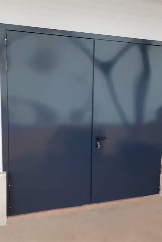 Двупольная дверь, вид спереди (склад, шоссе Энтузиастов, 4) Двупольная дверь, вид спереди (склад, шоссе Энтузиастов, 4)