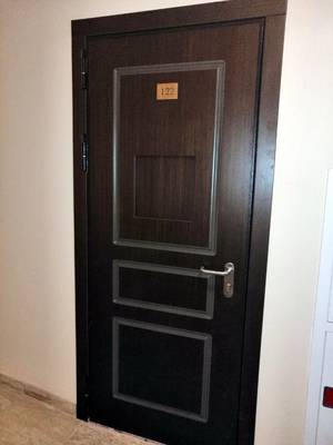 МДФ дверь с люком МДФ дверь с люком