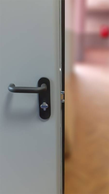 Замок с цилиндром (коридор школы, р-н Марьина Роща)